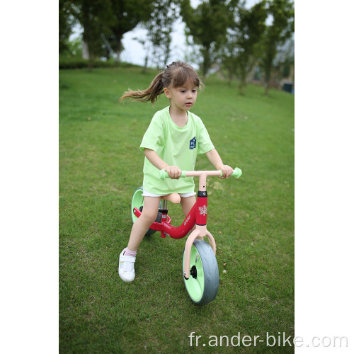 bon vélo d&#39;équilibre pour les tout-petits